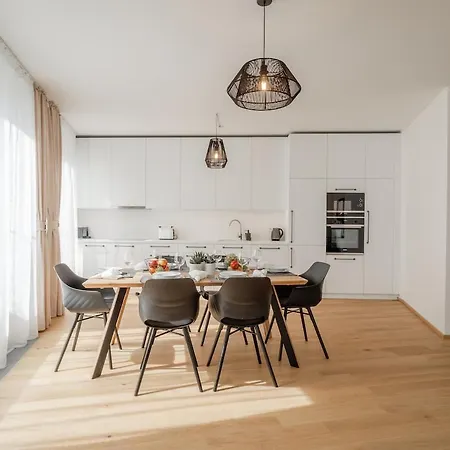 Apartment Holesovice Luxury Free Parking *
